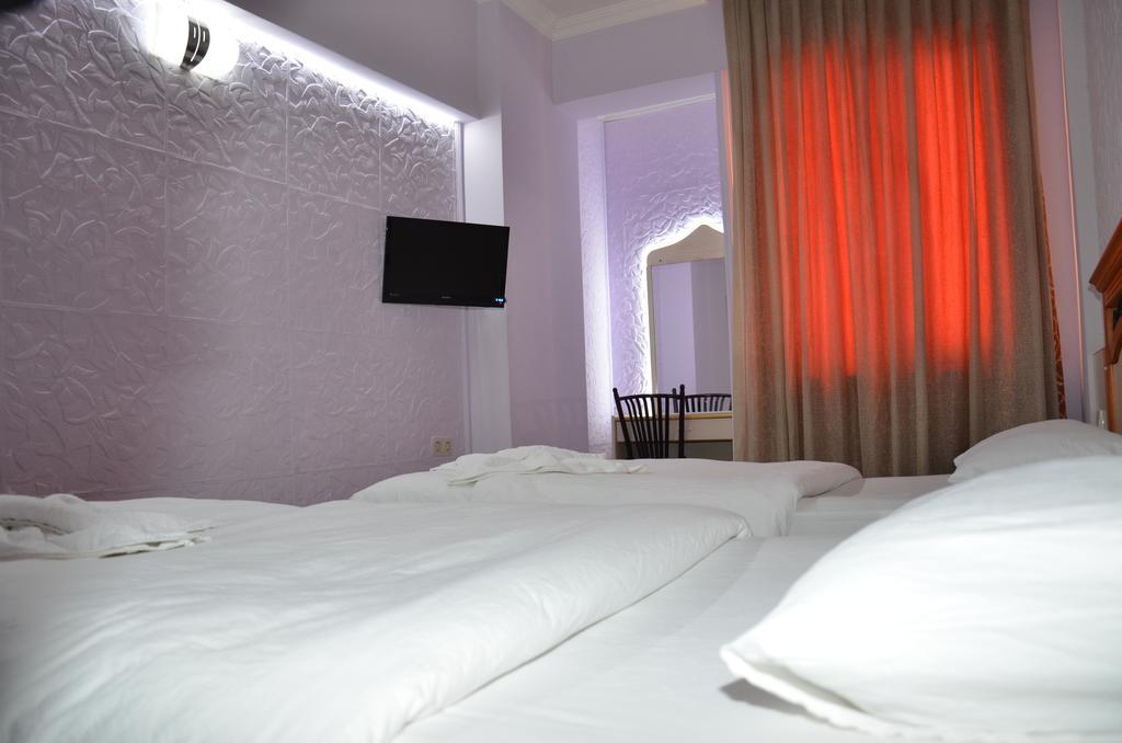 Ozturk Hotel Анталия Екстериор снимка