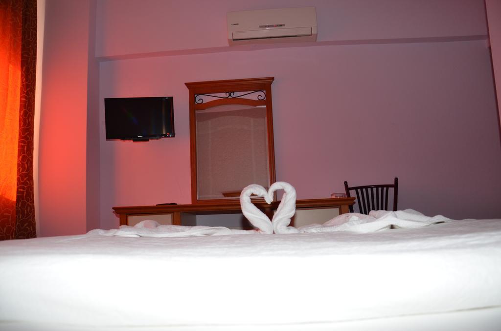 Ozturk Hotel Анталия Стая снимка