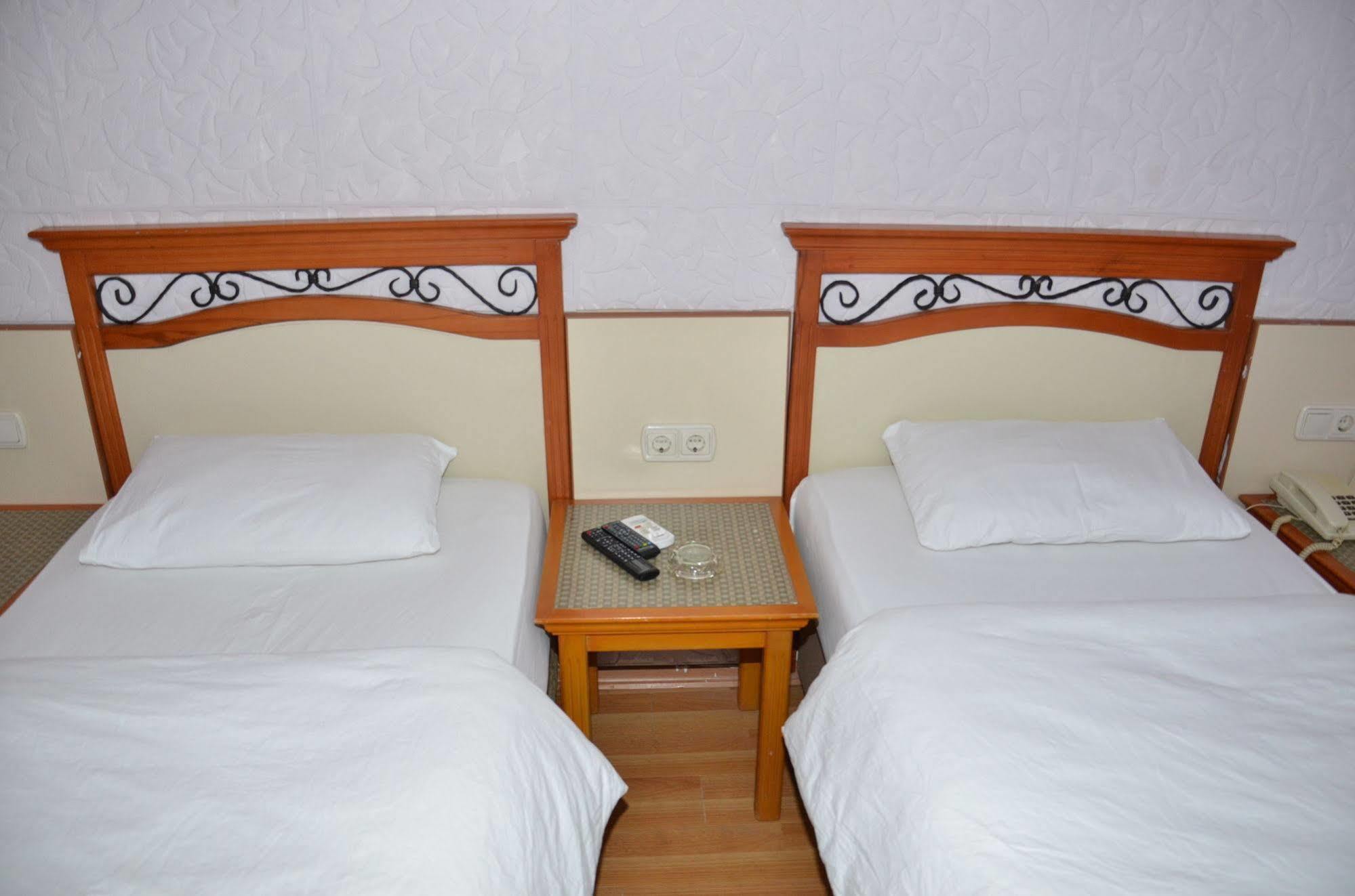 Ozturk Hotel Анталия Екстериор снимка