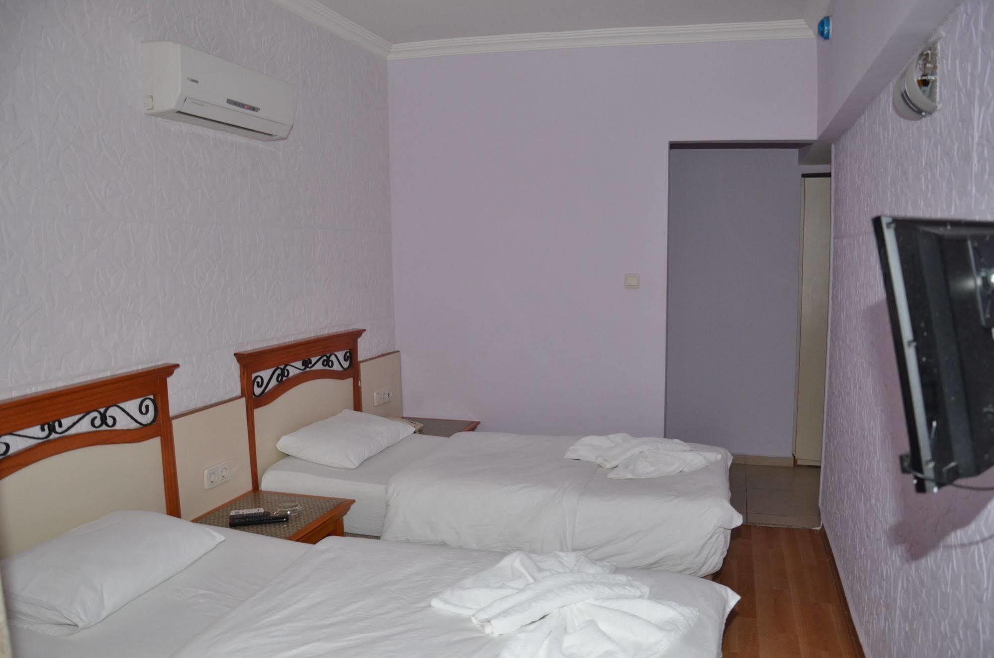 Ozturk Hotel Анталия Екстериор снимка