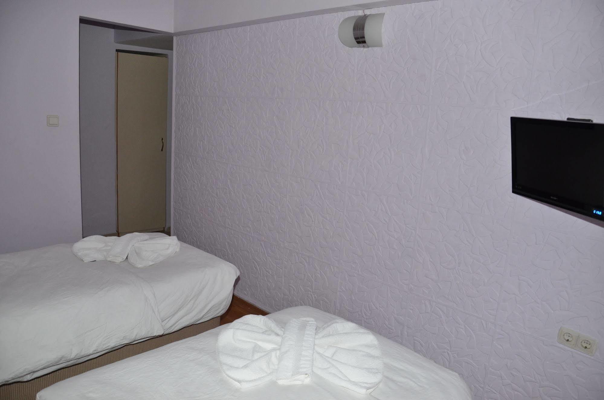 Ozturk Hotel Анталия Екстериор снимка
