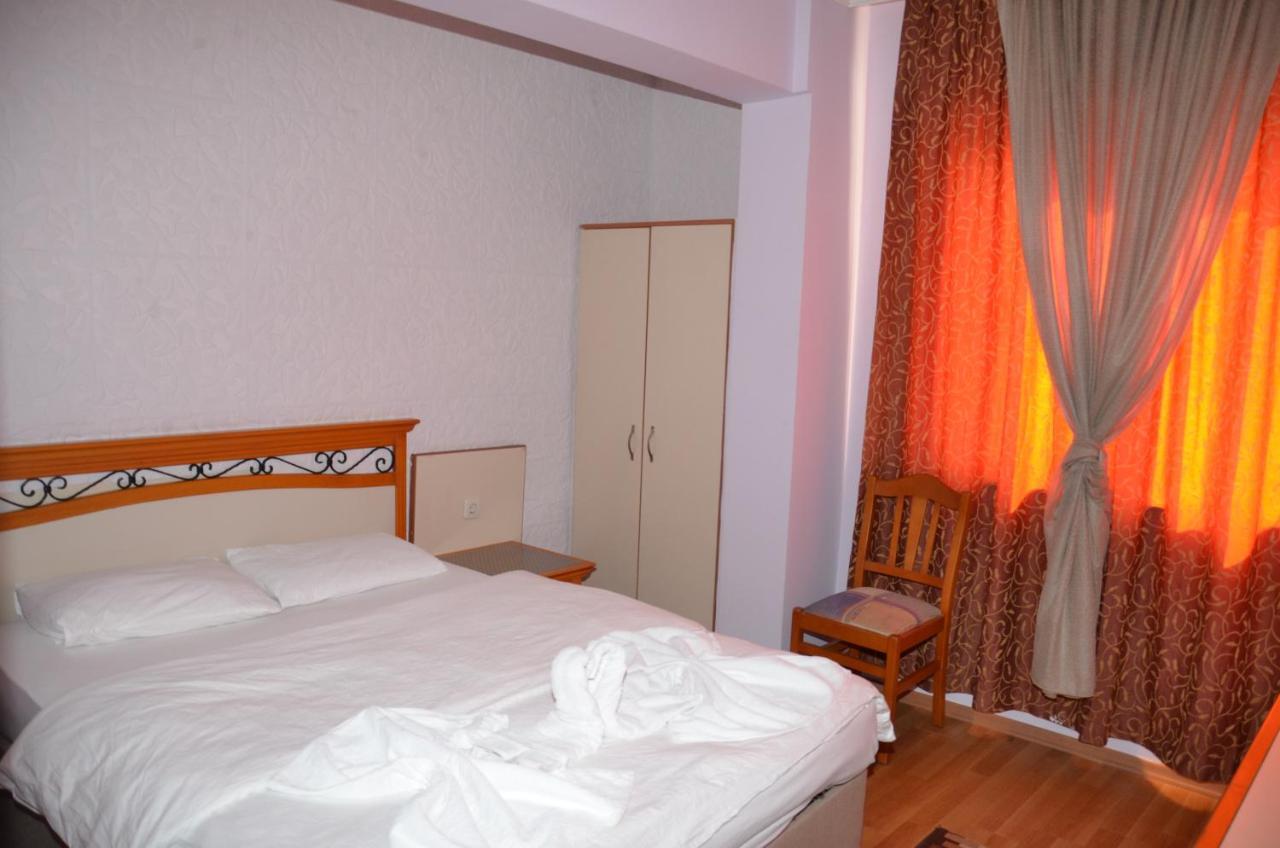 Ozturk Hotel Анталия Екстериор снимка